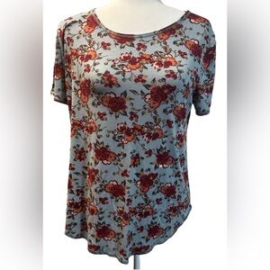 Maurice’s 24/7 Top Blue With Floral Design Size Medium